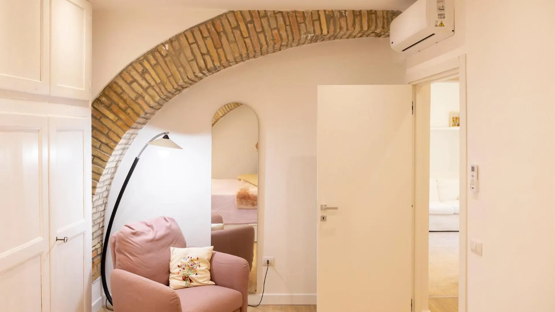 Apartament Center Boutique Cagliari 0*,  Włochy